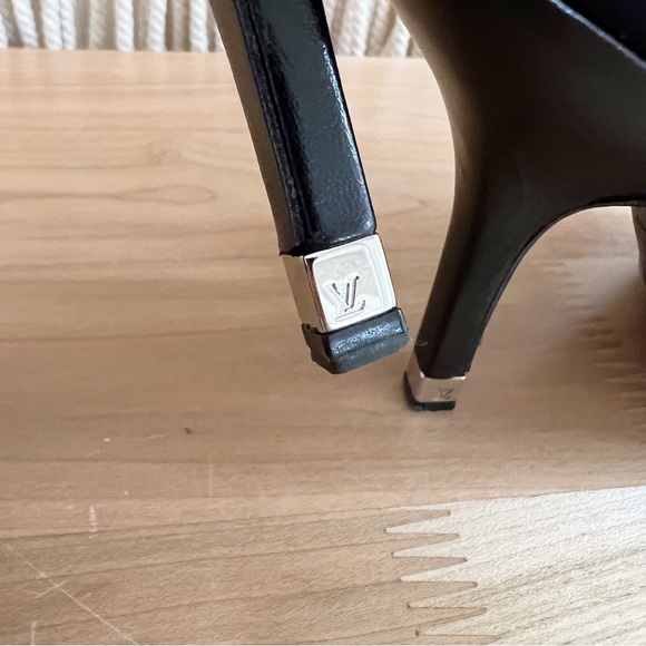 Louis Vuitton Slingback Pumps - Picture 11 of 11